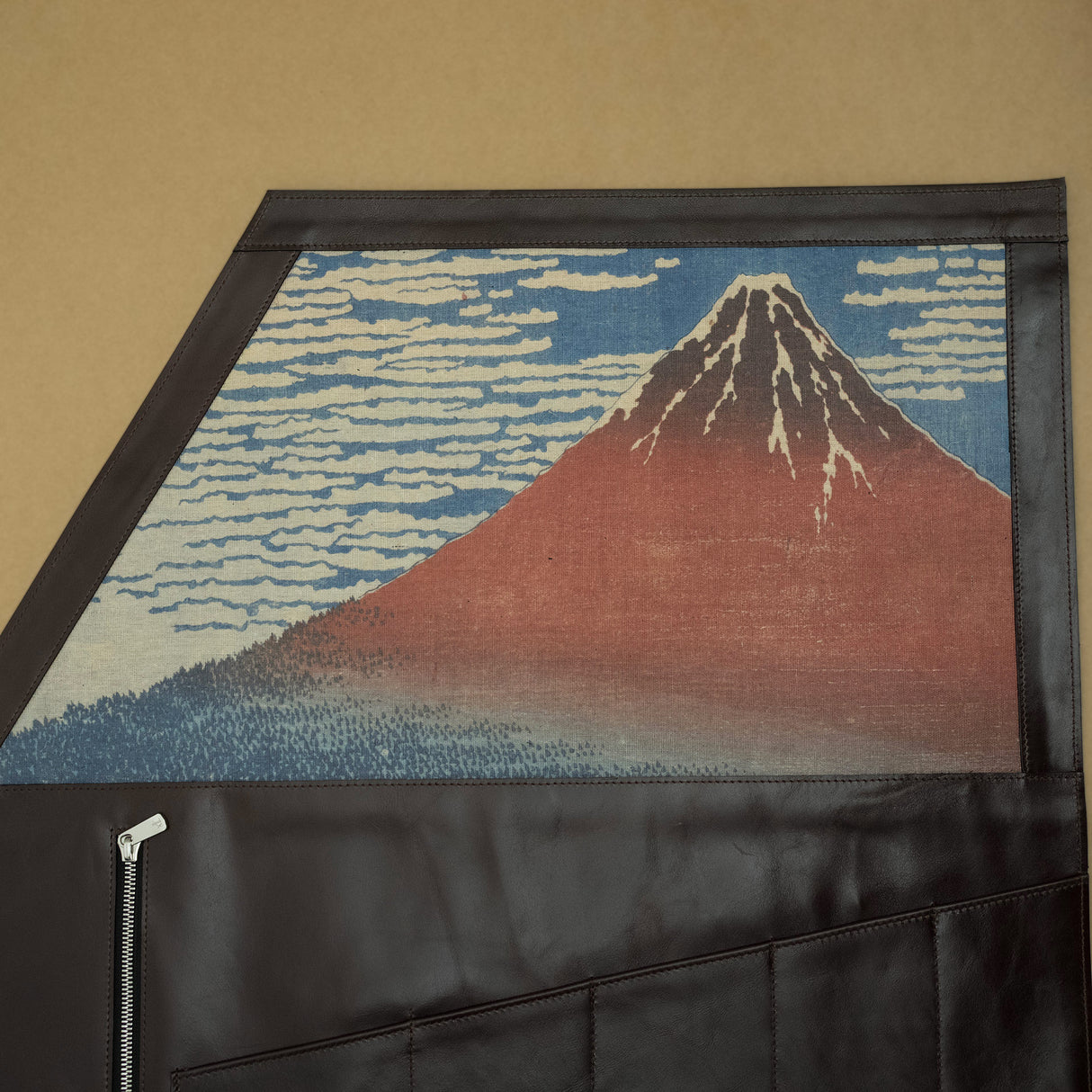 Jiu Studio 的皮革刀卷北齋主題 10 槽