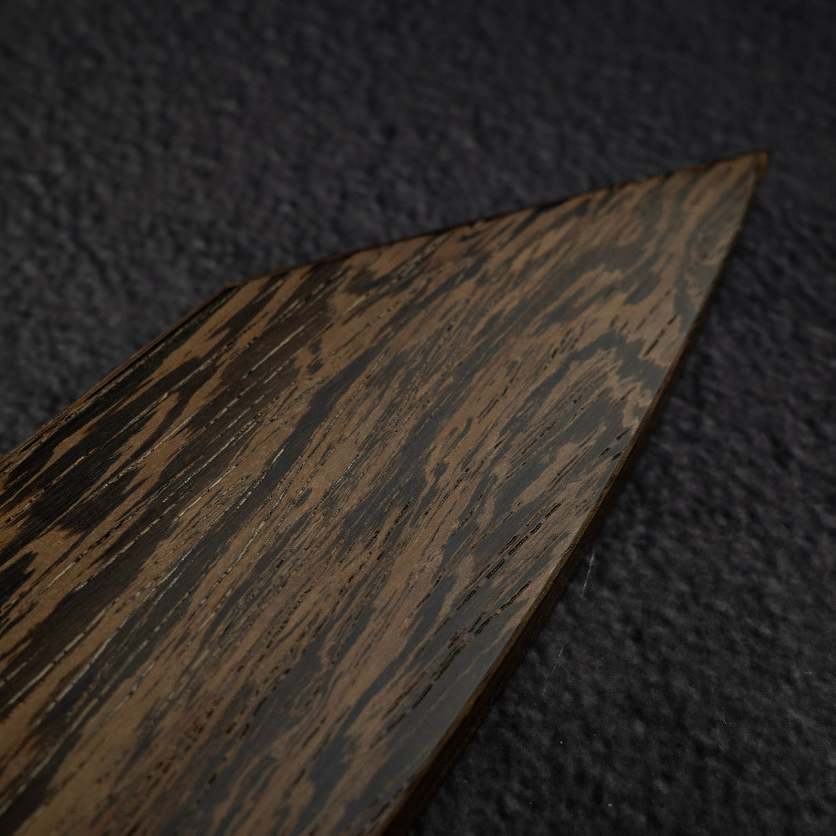 為二唐量身打造的 K-tip Gyuto 鞘(Saya),由 K&S 出品。