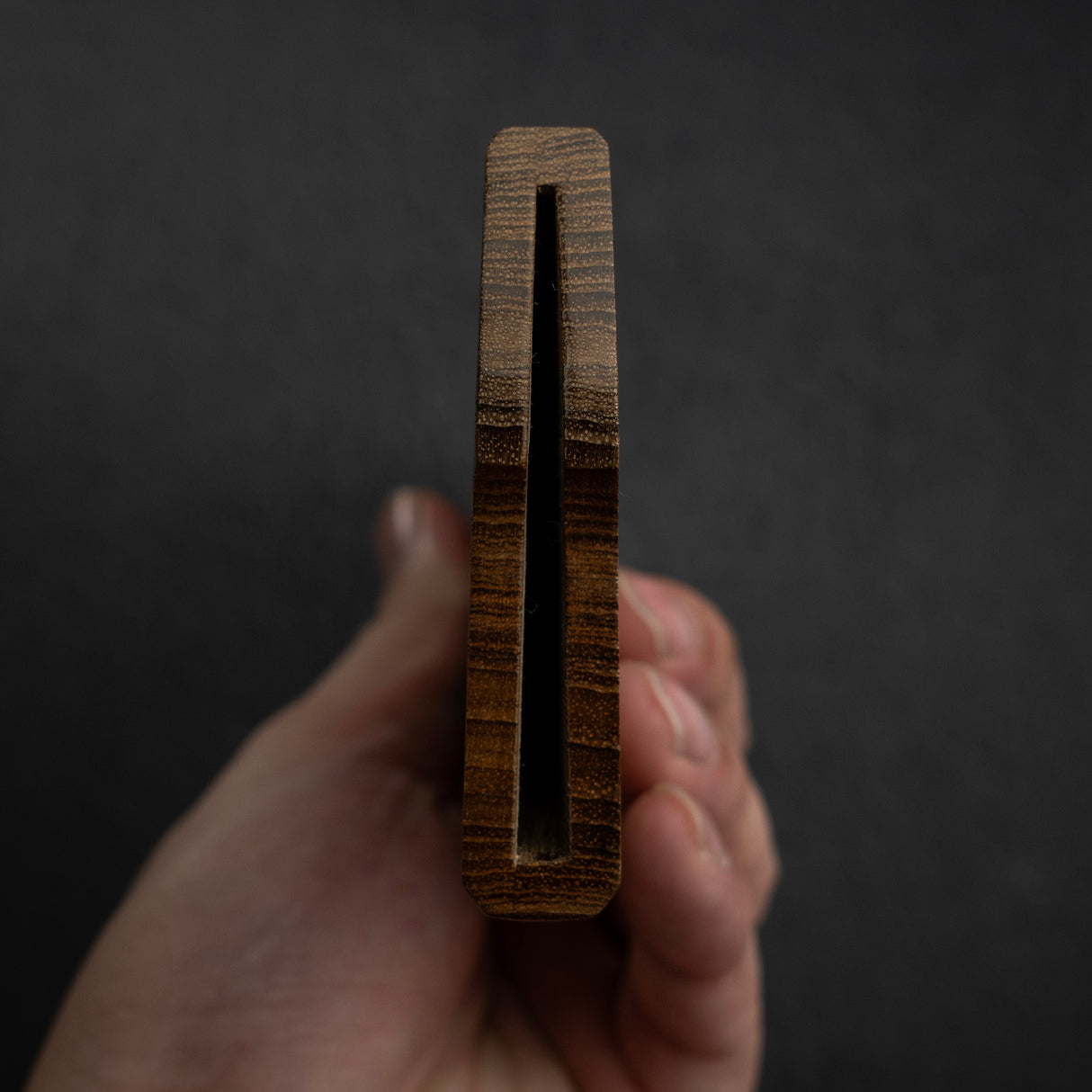 為二唐量身打造的 K-tip Gyuto 鞘(Saya),由 K&S 出品。