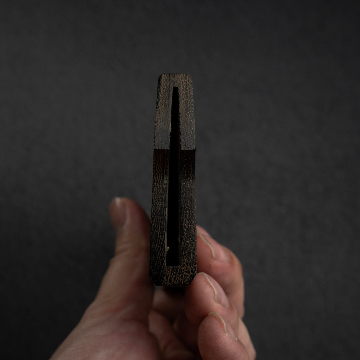 為二唐量身打造的 K-tip Gyuto 鞘(Saya),由 K&S 出品。