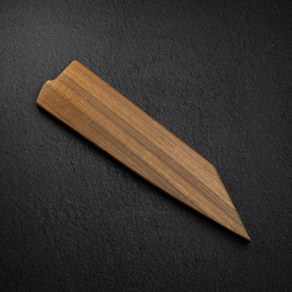 為二唐量身打造的 K-tip Gyuto 鞘(Saya),由 K&S 出品。