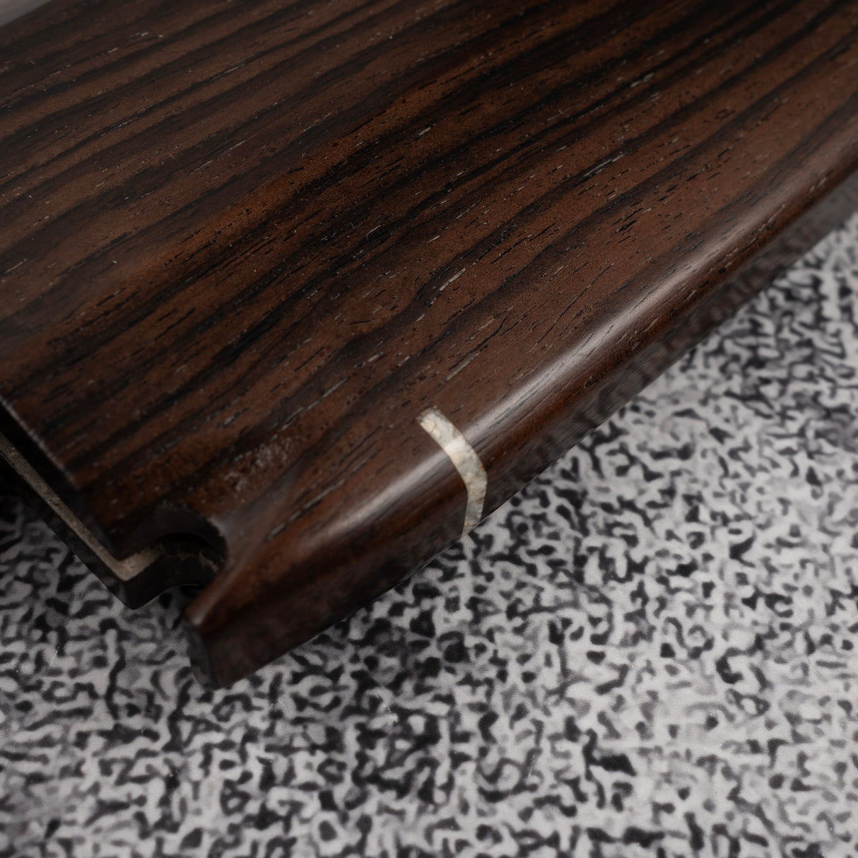 Exotic: Genkai Masakuni (玄海正國) Mizu-Honyaki Maguro Kiri 450mm Mt. Fuji Hamon