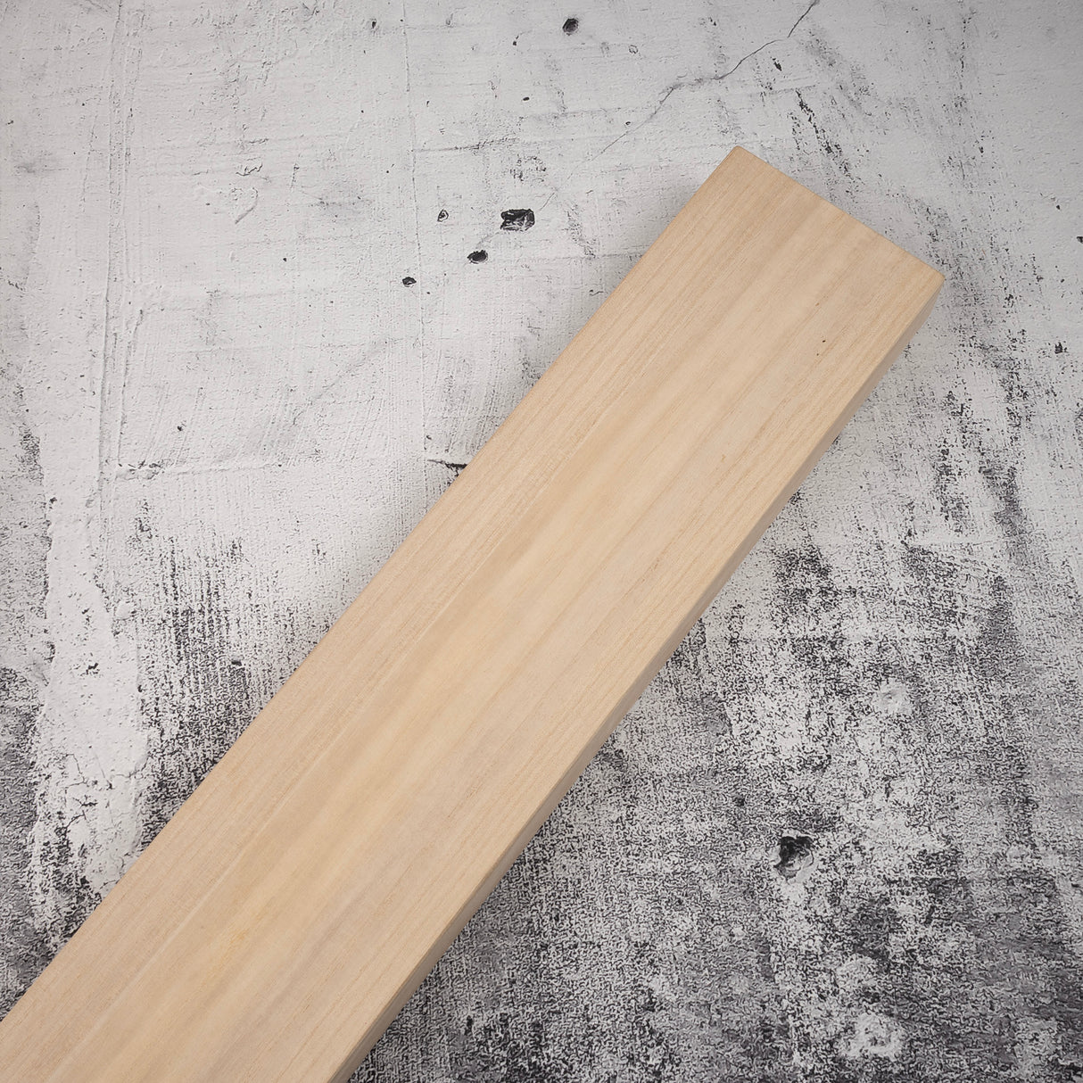 Exotic: Genkai Masakuni (玄海正國) Mizu-Honyaki Maguro Kiri 450mm Mt. Fuji Hamon