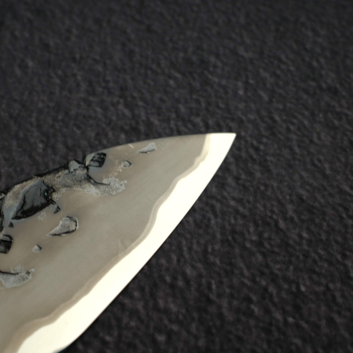 Kisuke x Xinguo Blue 1 Tsuchime Gyuto 210mm w/ Saya & Urushi Handle