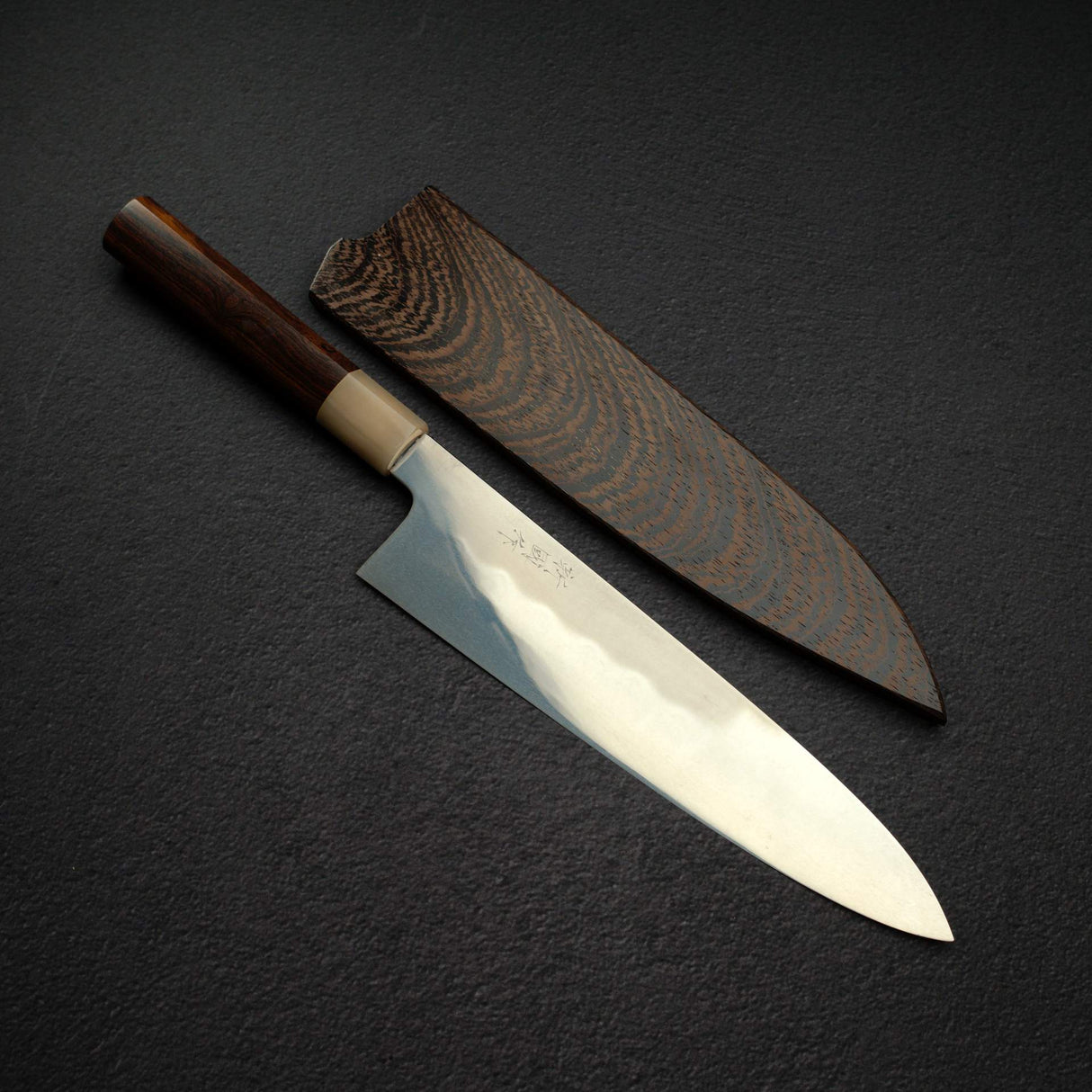 新國 ApexUltra 本燒 牛刀 240mm 附刀鞘 B 級品(不退換)