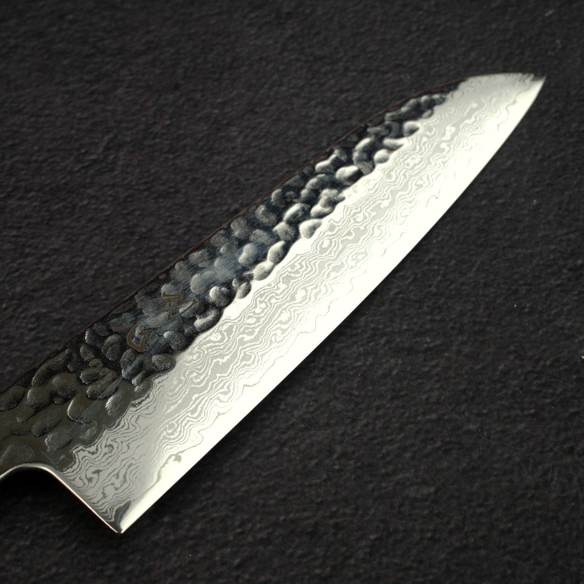 Hatsukokoro Hayabusa VG10 Damascus Tsuchime Santoku 180mm Ebony Handle