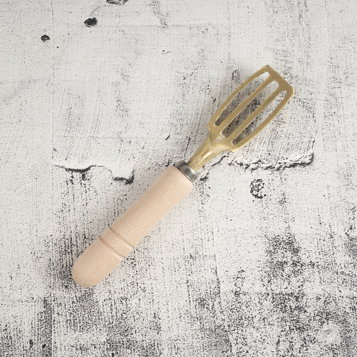 Generic Brass Fish Scaler Large