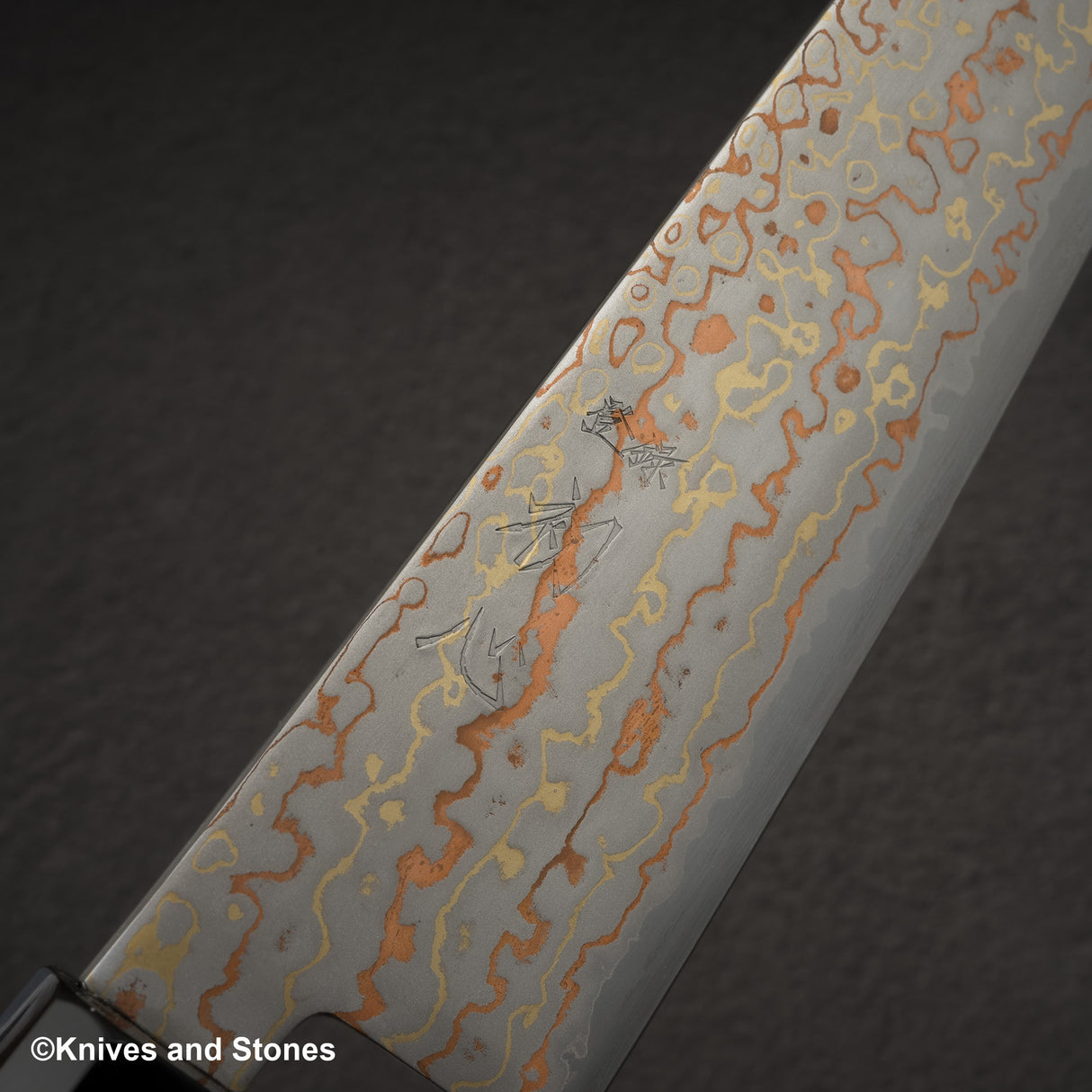 Hatsukokoro Hayabusa Blue 2 Rainbow Rainbow Damascus Santoku 180mm