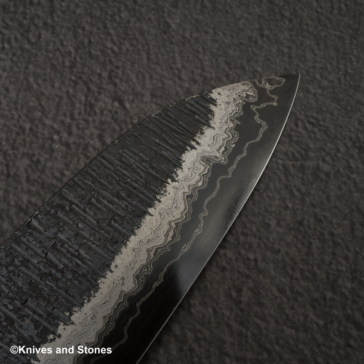 Hatsukokoro Itadaki Blue2 & White2 Dual Core Damasccus Tsushime Santoku 180 mm with Saya