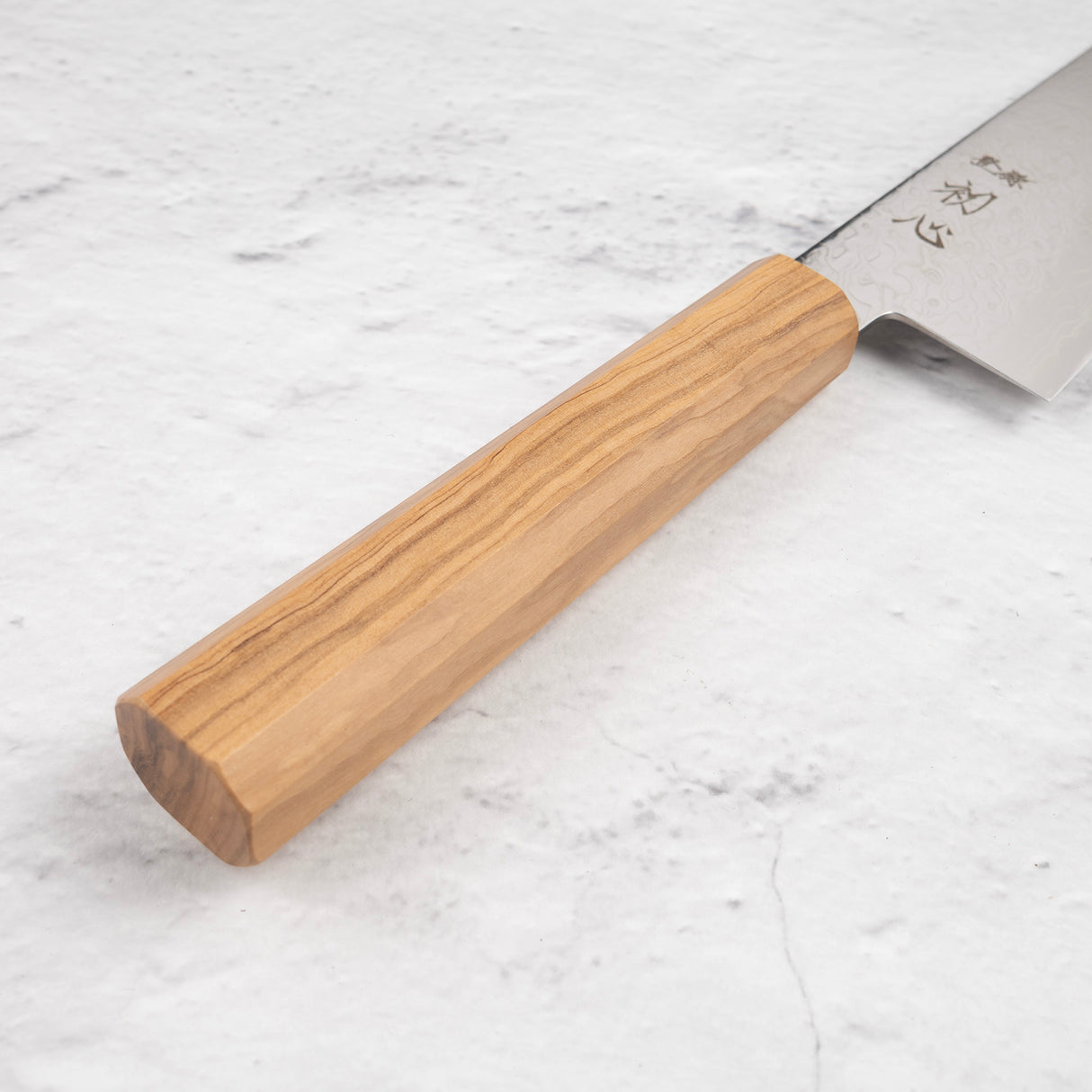 Hatsukokoro Ryuhyo SG2 大馬士革文化 180mm 包括 Saya,橄欖木手柄