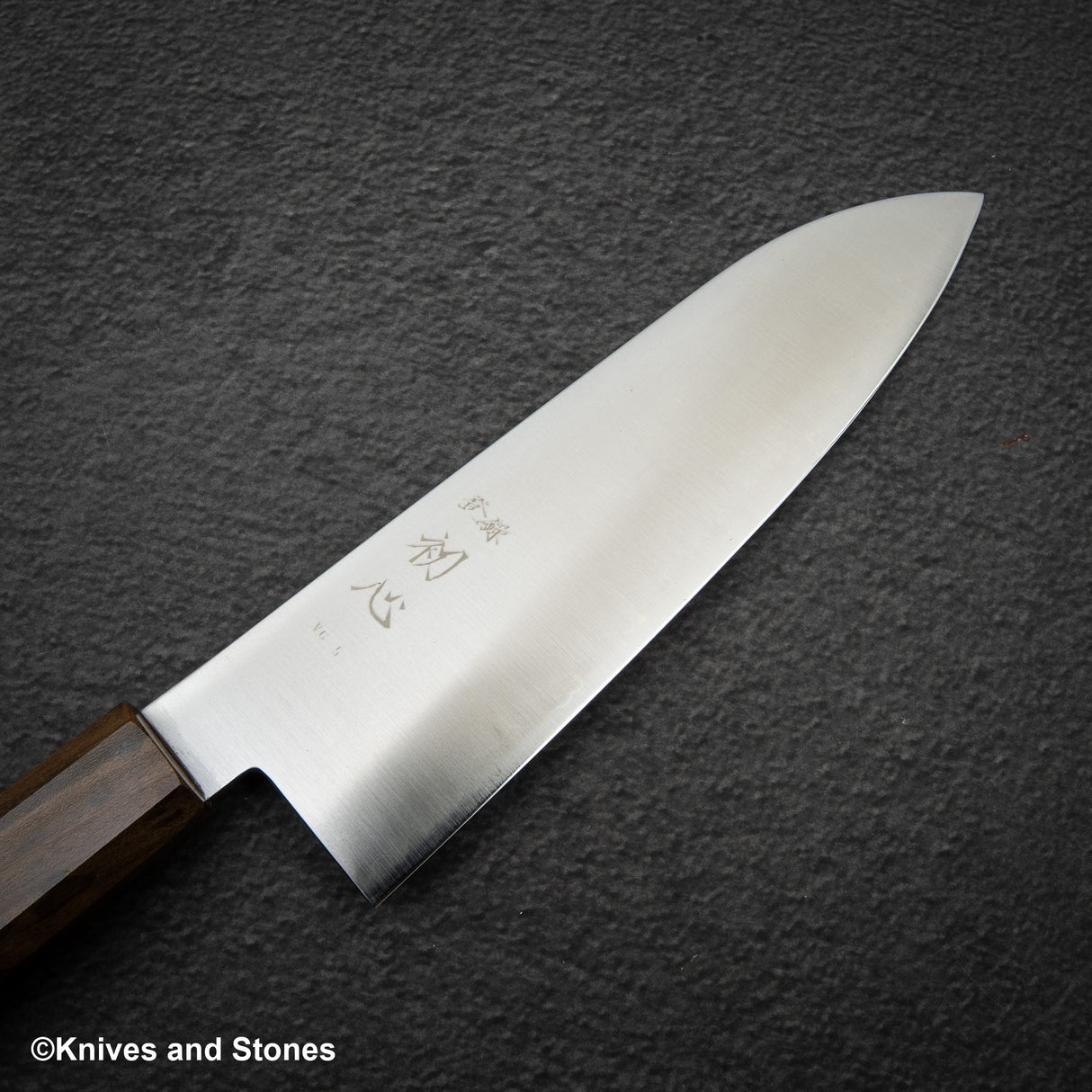 Hatsukokoro VG5 Hayabusa Santoku 180mm Black Chacate