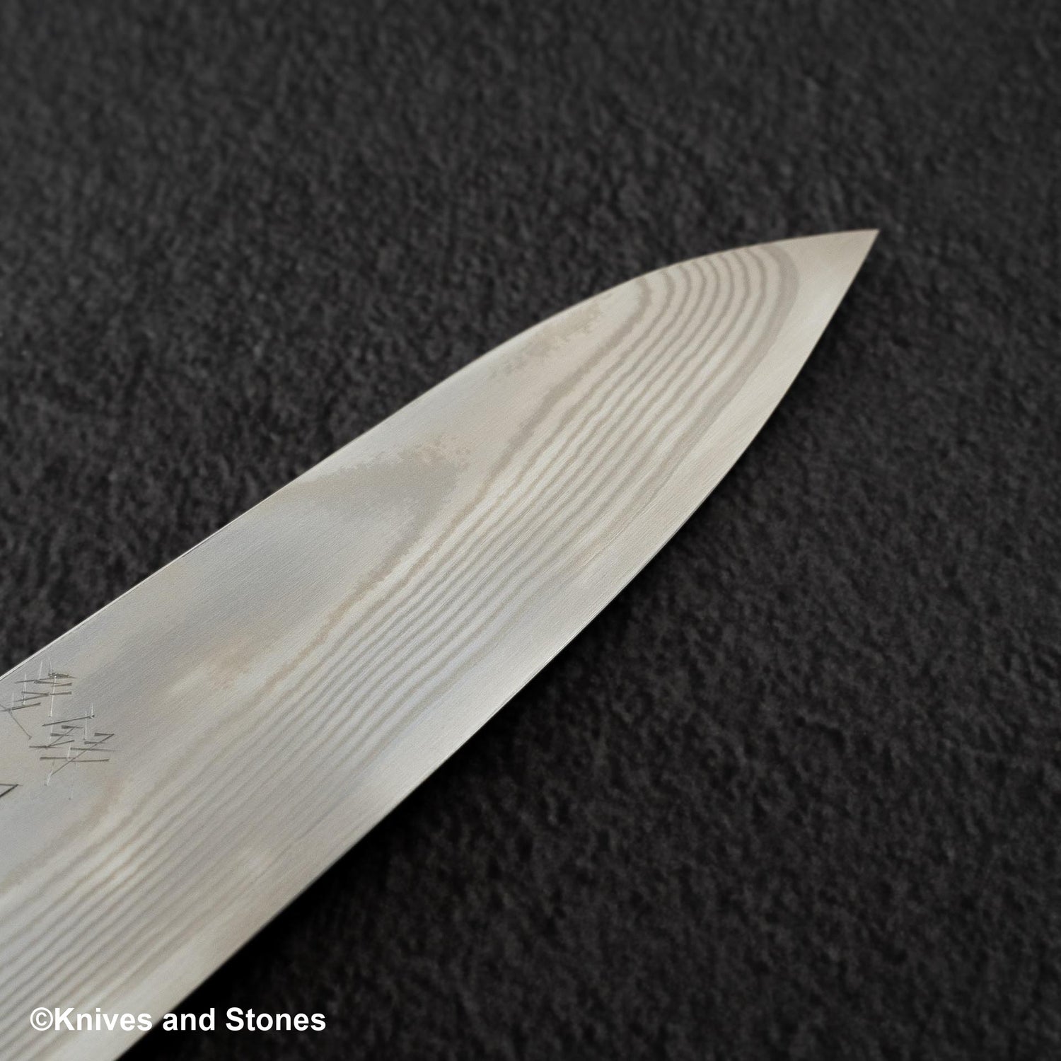 Hatsukokoro Ginso Ginsan Nickel Damascus Santoku 180mm Black Chacate