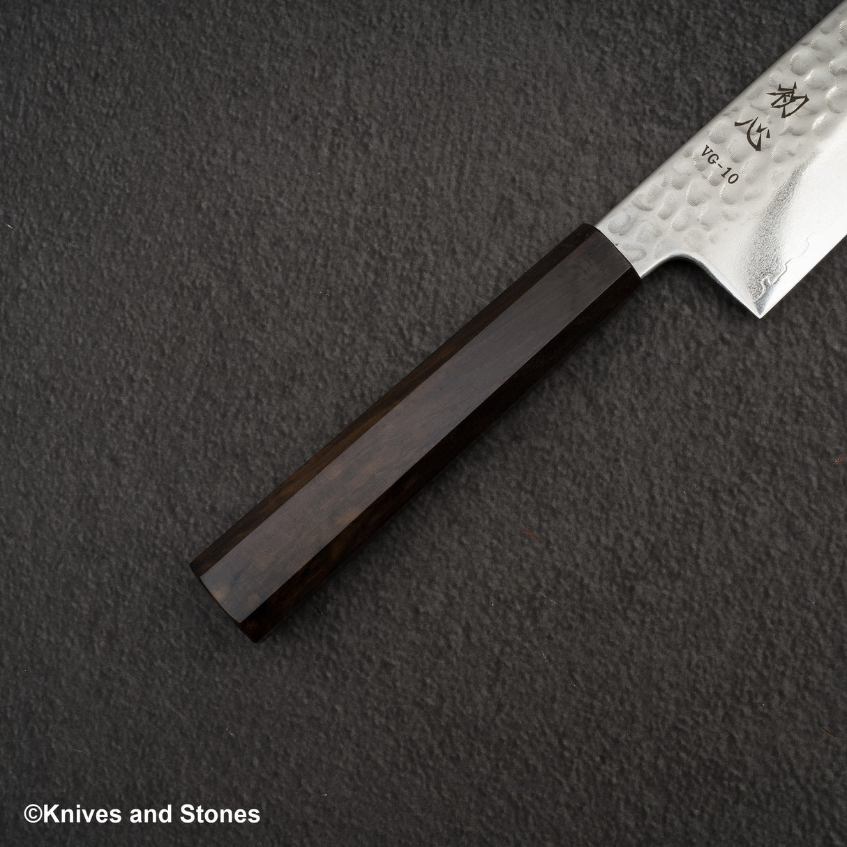 Hatsukokoro Hayabusa VG10 Damascus Tsuchime Santoku 180mm Ebony Handle