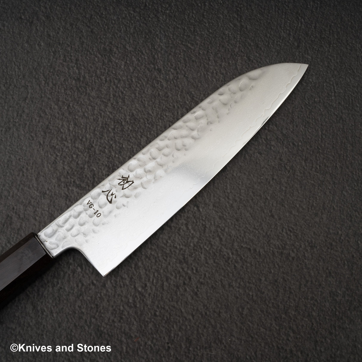 Hatsukokoro Hayabusa VG10 Damascus Tsuchime Santoku 180mm Ebony Handle