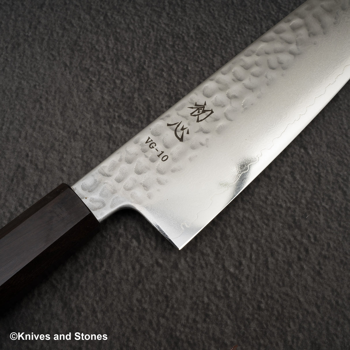 Hatsukokoro Hayabusa VG10 Damascus Tsuchime Santoku 180mm Ebony Handle
