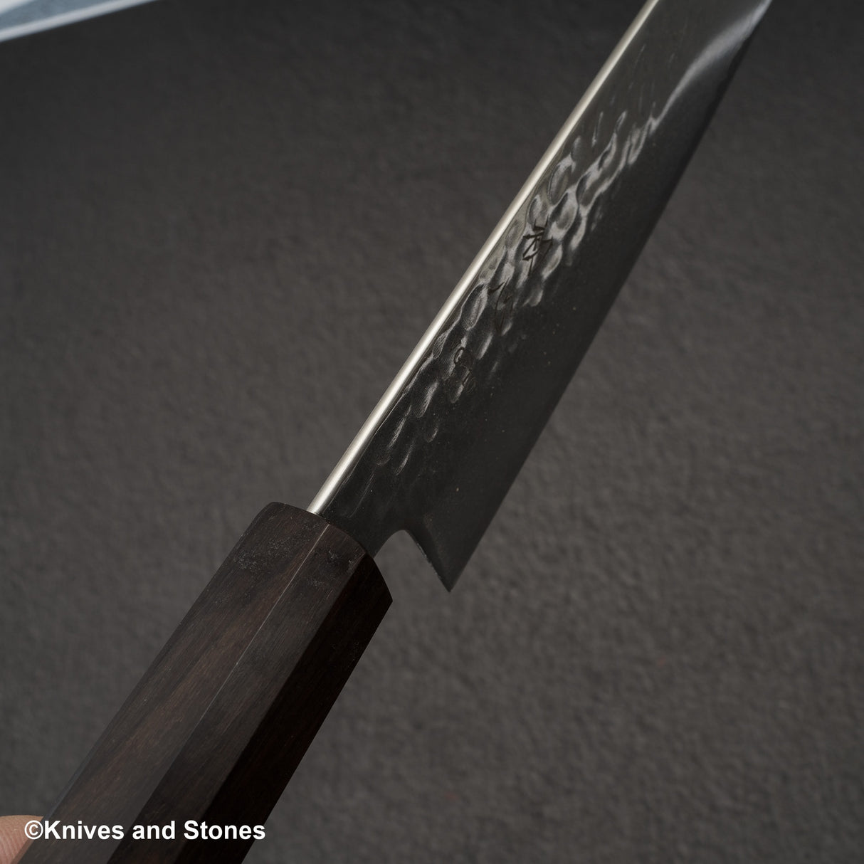 Hatsukokoro Hayabusa VG10 Damascus Tsuchime Santoku 180mm Ebony Handle