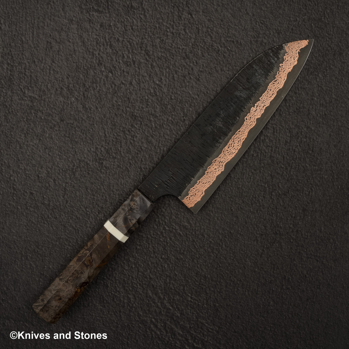 Hatsukokoro x Nigara Yorokobi SLD Copper Tsuchime Damascus Santoku 180mm with Saya