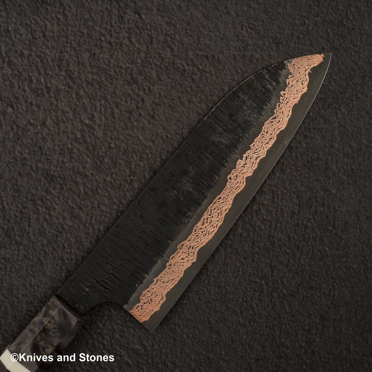 Hatsukokoro x Nigara Yorokobi SLD Copper Tsuchime Damascus Santoku 180mm with Saya