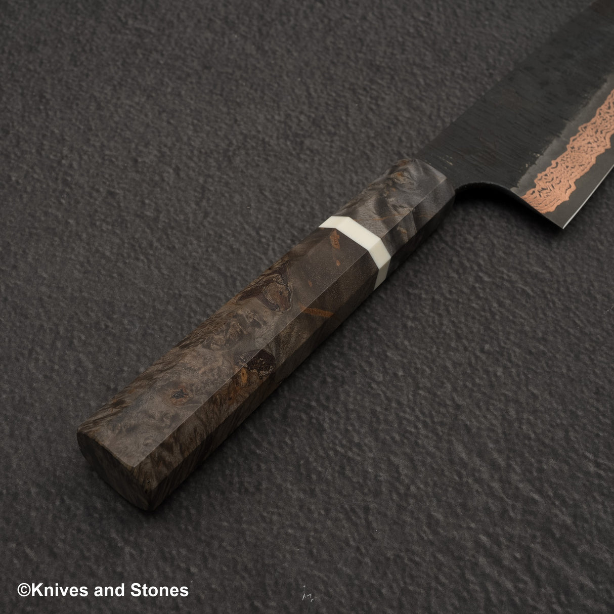 Hatsukokoro x Nigara Yorokobi SLD Copper Tsuchime Damascus Santoku 180mm with Saya