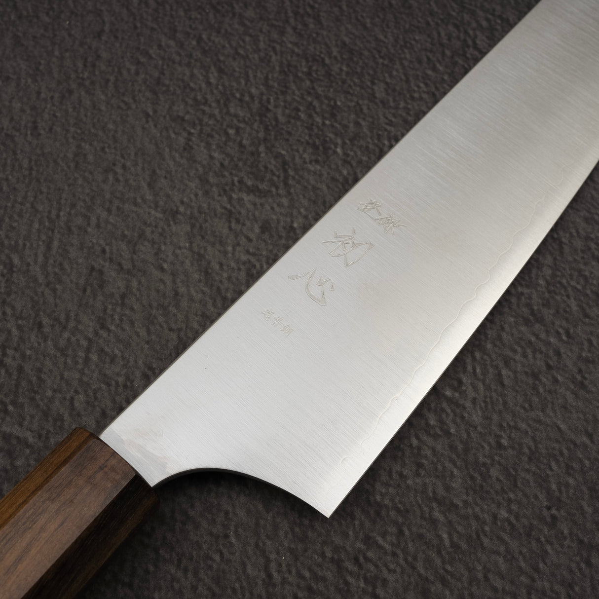 初心隼青神 Super Migaki Gyuto 240mm 黑色 Chacate