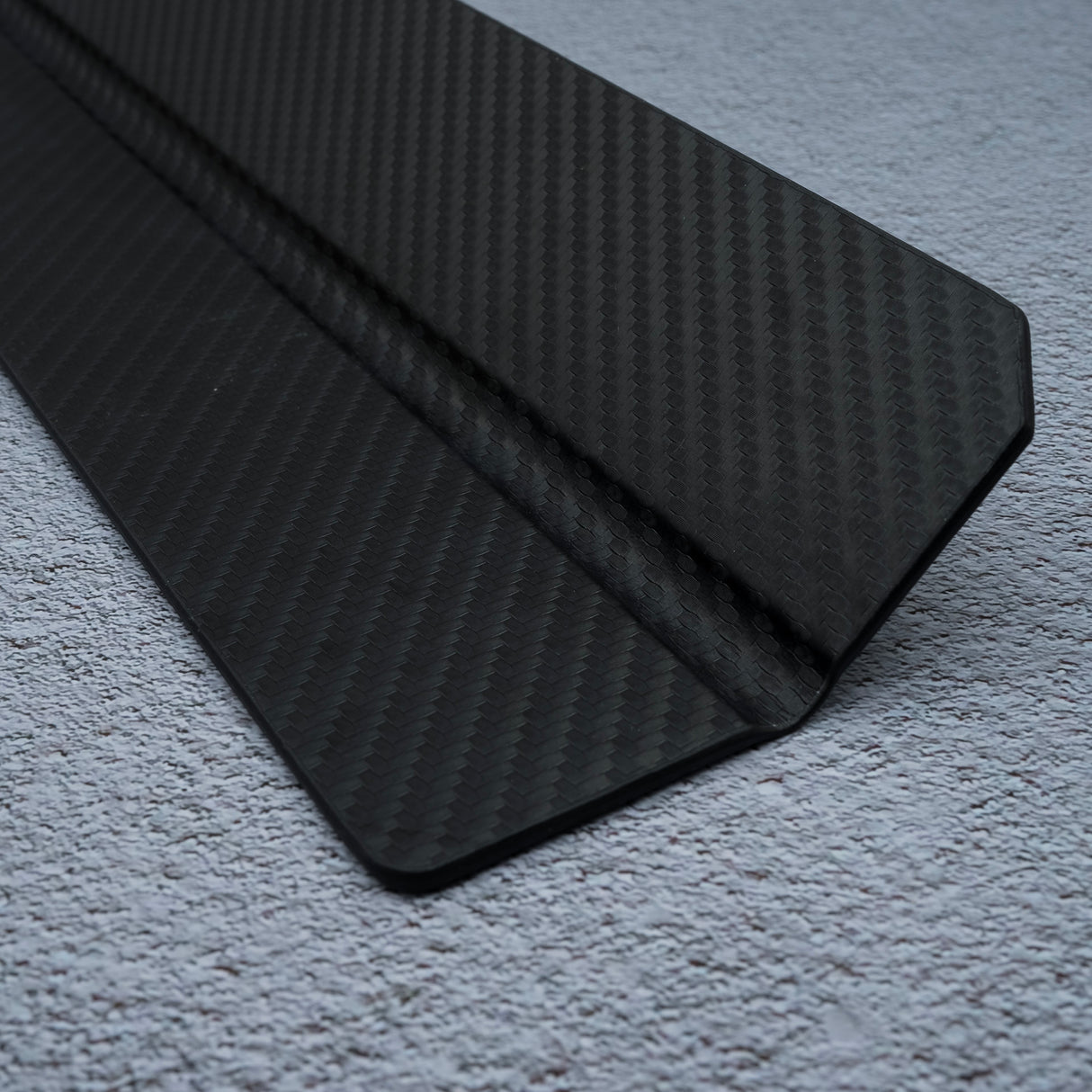 磁性刀護套,刀刃長度可達 23 厘米