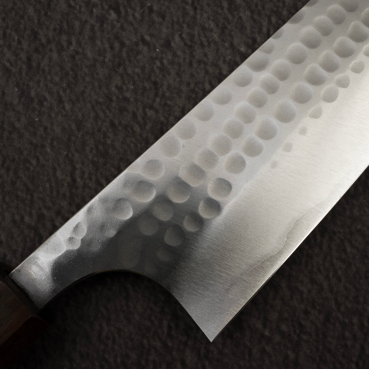 安立勝重 青紙二號槌目不鏽鋼夾層牛刀210mm 黑檀柄