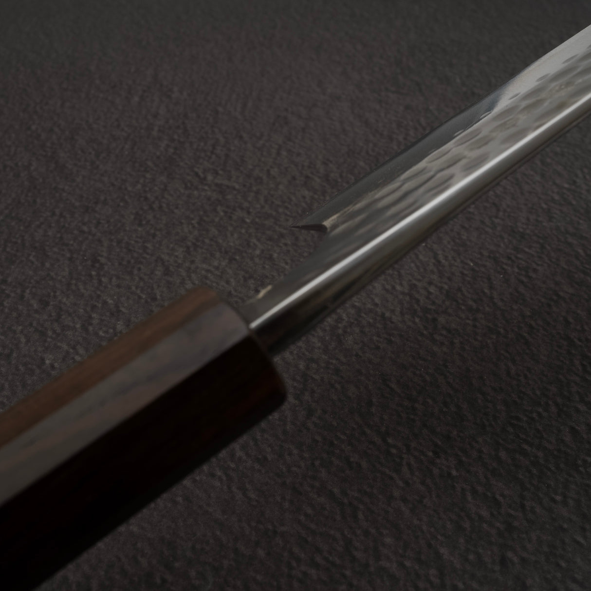 安立勝重 青紙二號槌目不鏽鋼夾層牛刀210mm 黑檀柄