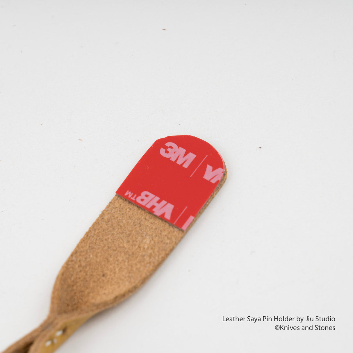 皮革 Saya 別針夾(帶別針)