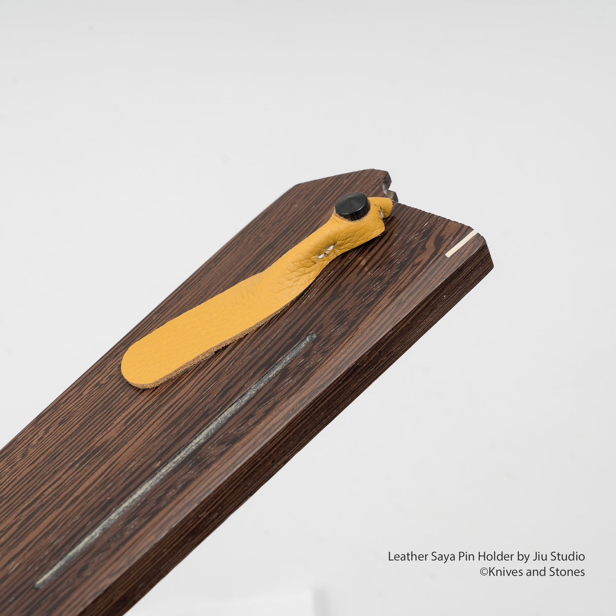 皮革 Saya 別針夾(帶別針)