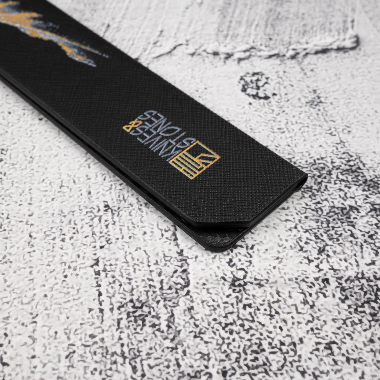 磁性刀護套,刀刃長度可達 17 厘米