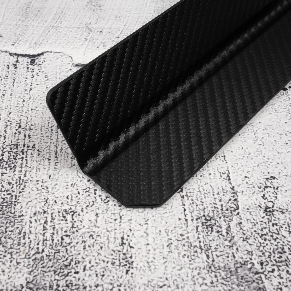 磁性刀護套,刀刃長度可達 17 厘米