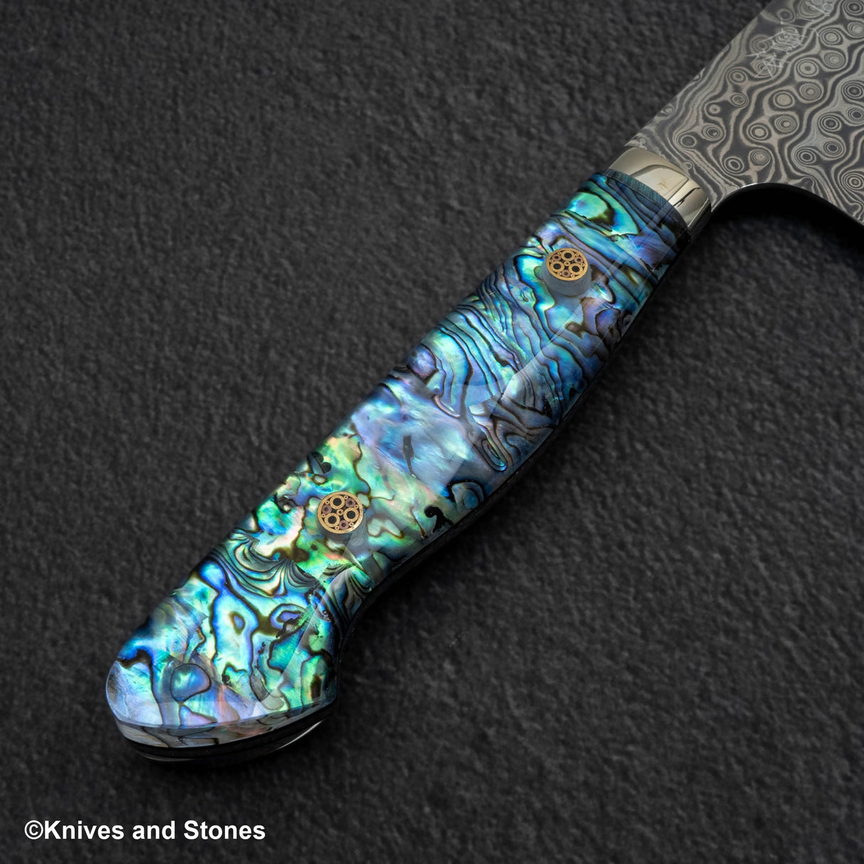 Nigara Anmon(暗紋)SG2 雨滴大馬士革 K 尖 Gyuto 240 毫米珍珠母鑲嵌手柄