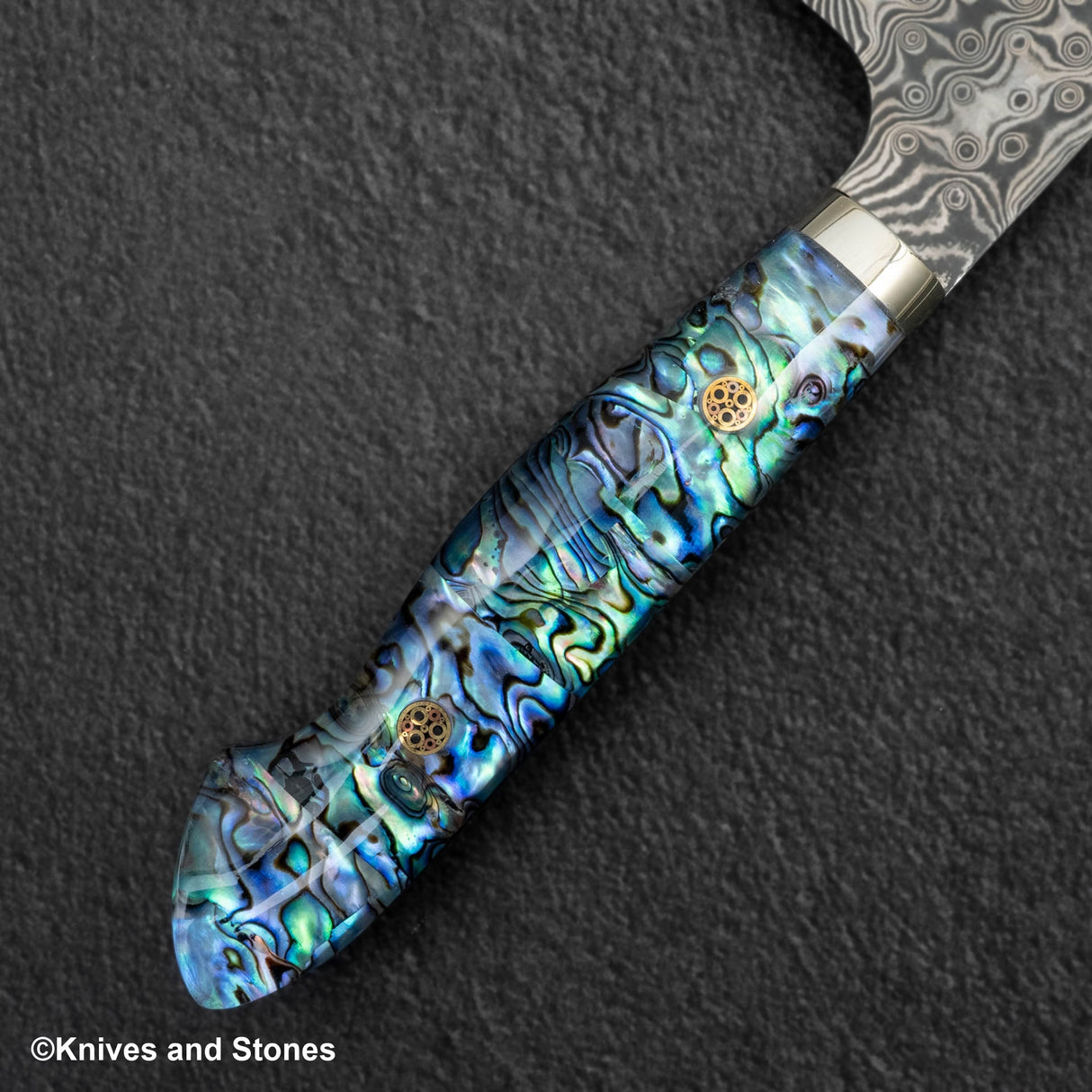 Nigara Anmon(暗紋)SG2 雨滴大馬士革 K 尖 Gyuto 240 毫米珍珠母鑲嵌手柄