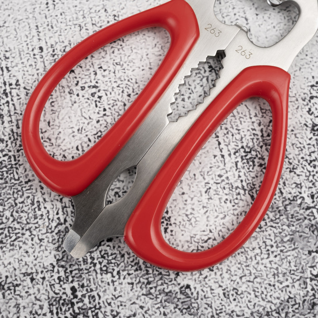 Mcusta 出品的 Silky CHEF-X Pro+ 可分開廚房剪刀