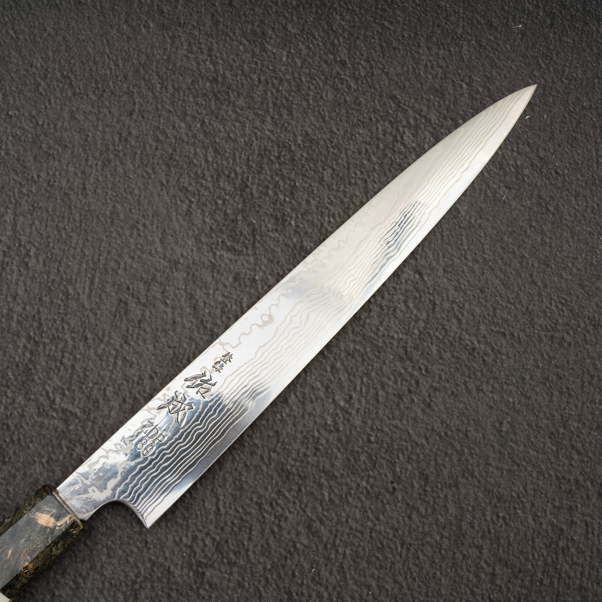 Sukenari ZDP-189 大馬士革 Sujihiki 240 毫米帶 Saya 的樹瘤手柄
