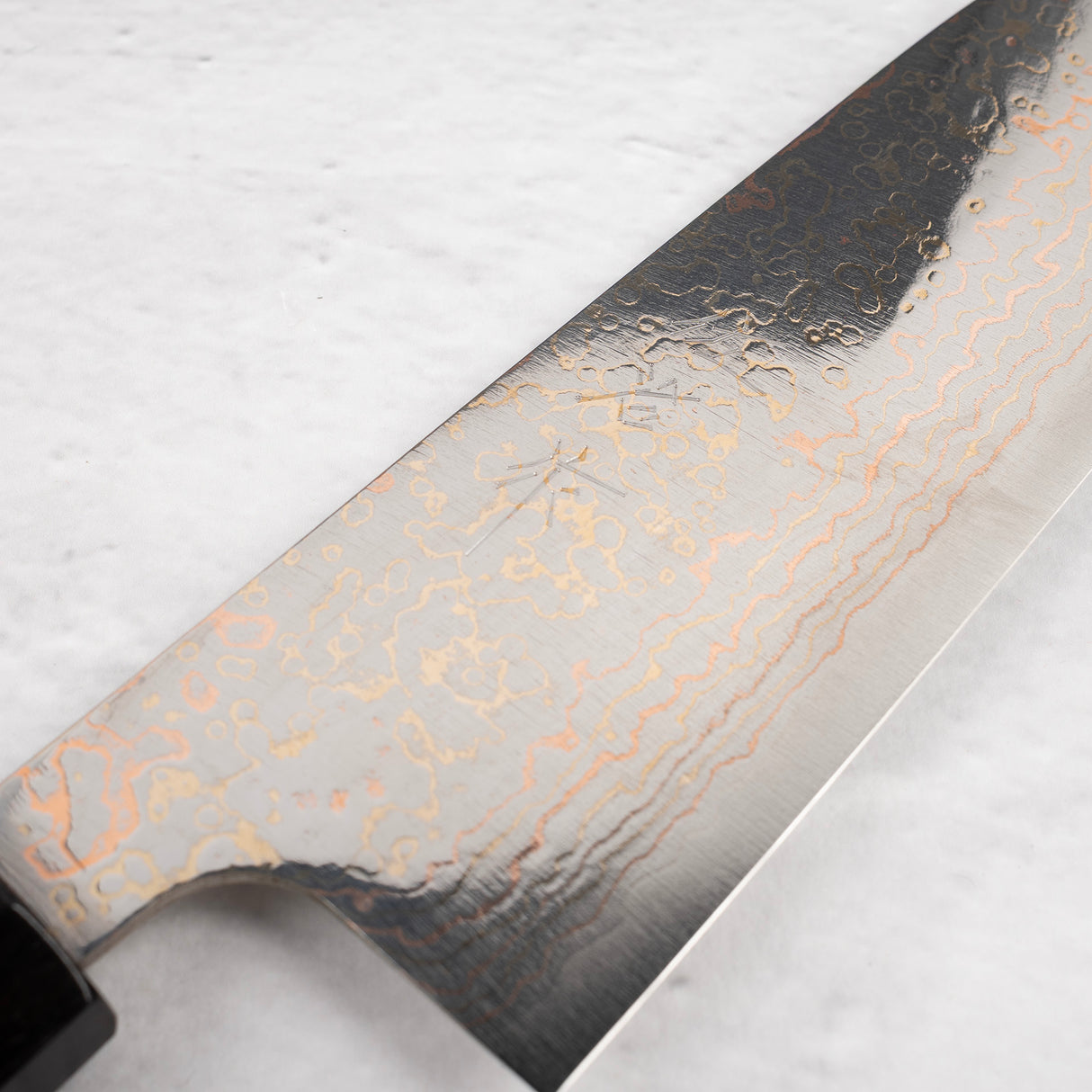 Takeshi Saji VG10 彩虹大馬士革三德刀 165 毫米黑檀木柄馬賽克別針