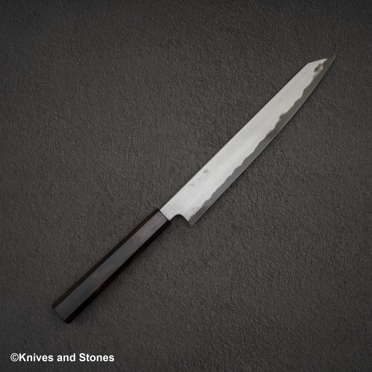 Tetsujin Tanryusen (Metal Flow) 藍 2 K-tip Sujihiki 240mm