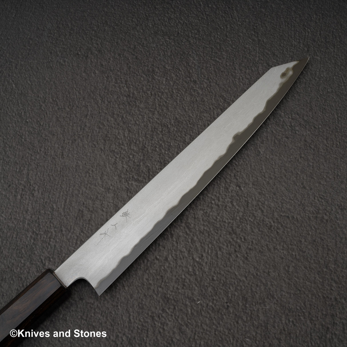 Tetsujin Tanryusen (Metal Flow) 藍 2 K-tip Sujihiki 240mm