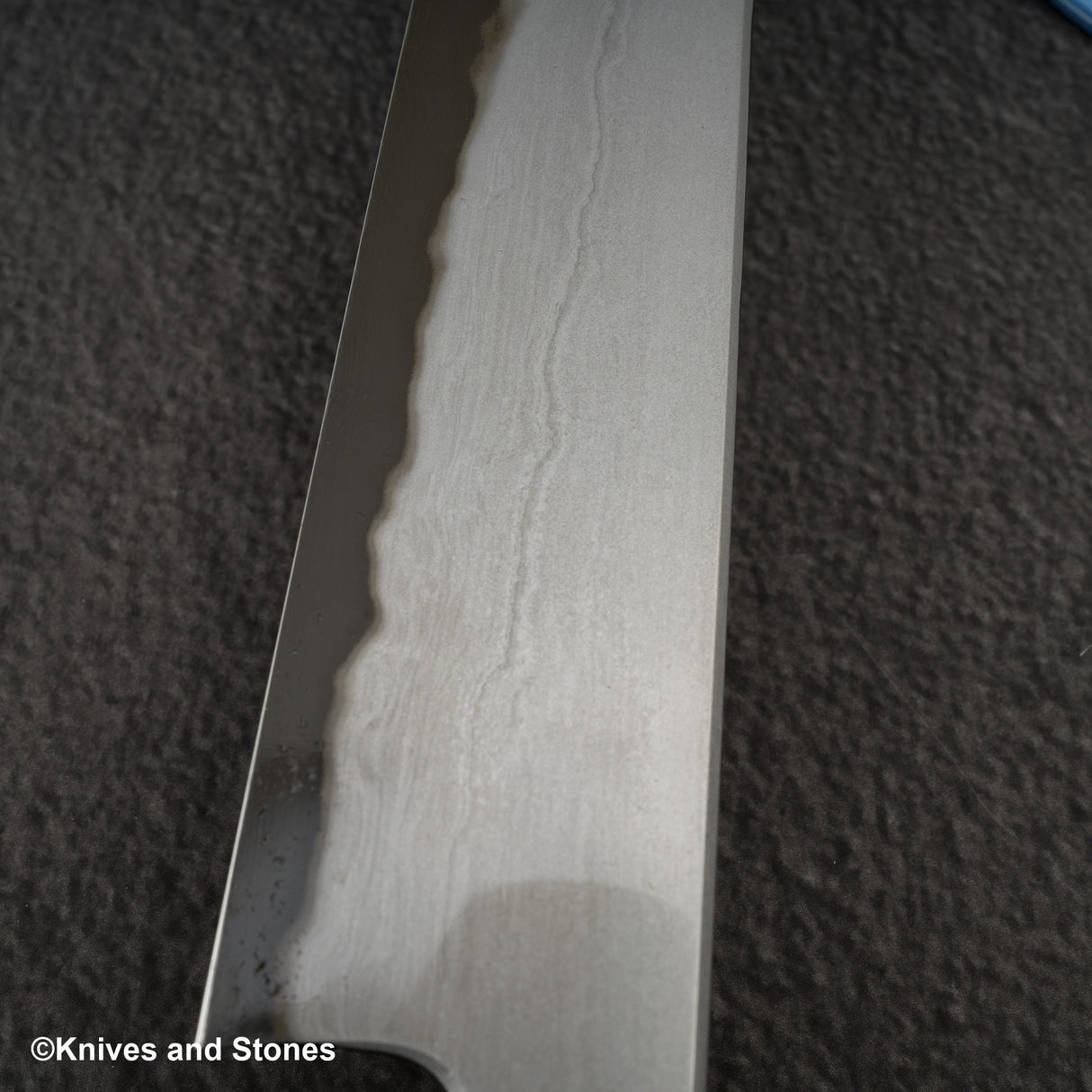 Tetsujin Tanryusen (Metal Flow) 藍 2 K-tip Sujihiki 240mm