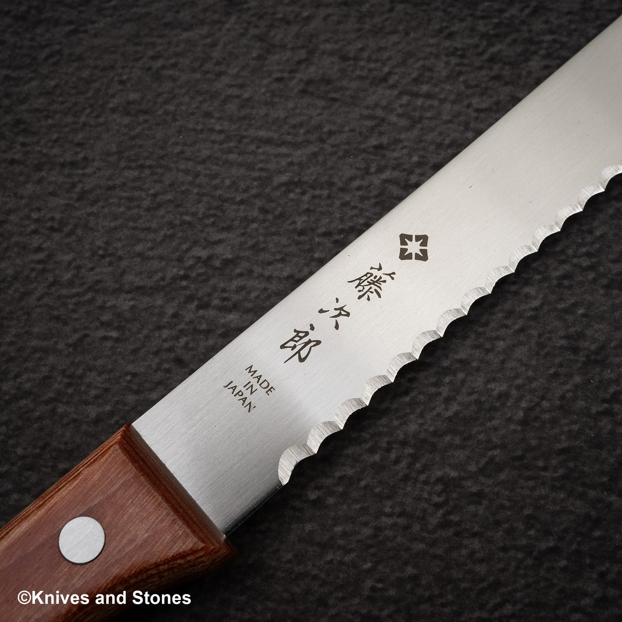 Tojiro 鋸齒麵包刀 235mm F-737