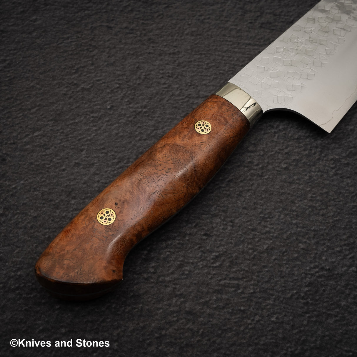 加藤佳美 SG2 Minamo Gyuto 210mm Amboyna Burl Western、Shikakkei Tsuchime