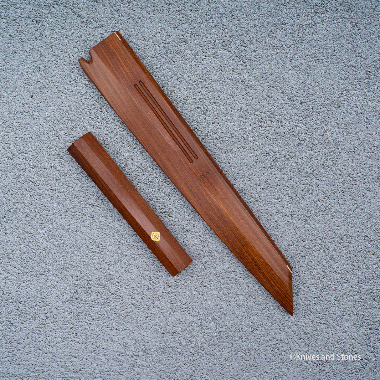 K&S 磁性 Kiritsuke Yanagiba Saya 和手柄套裝 穩定捲曲楓木 / 烏木 / 玫瑰木