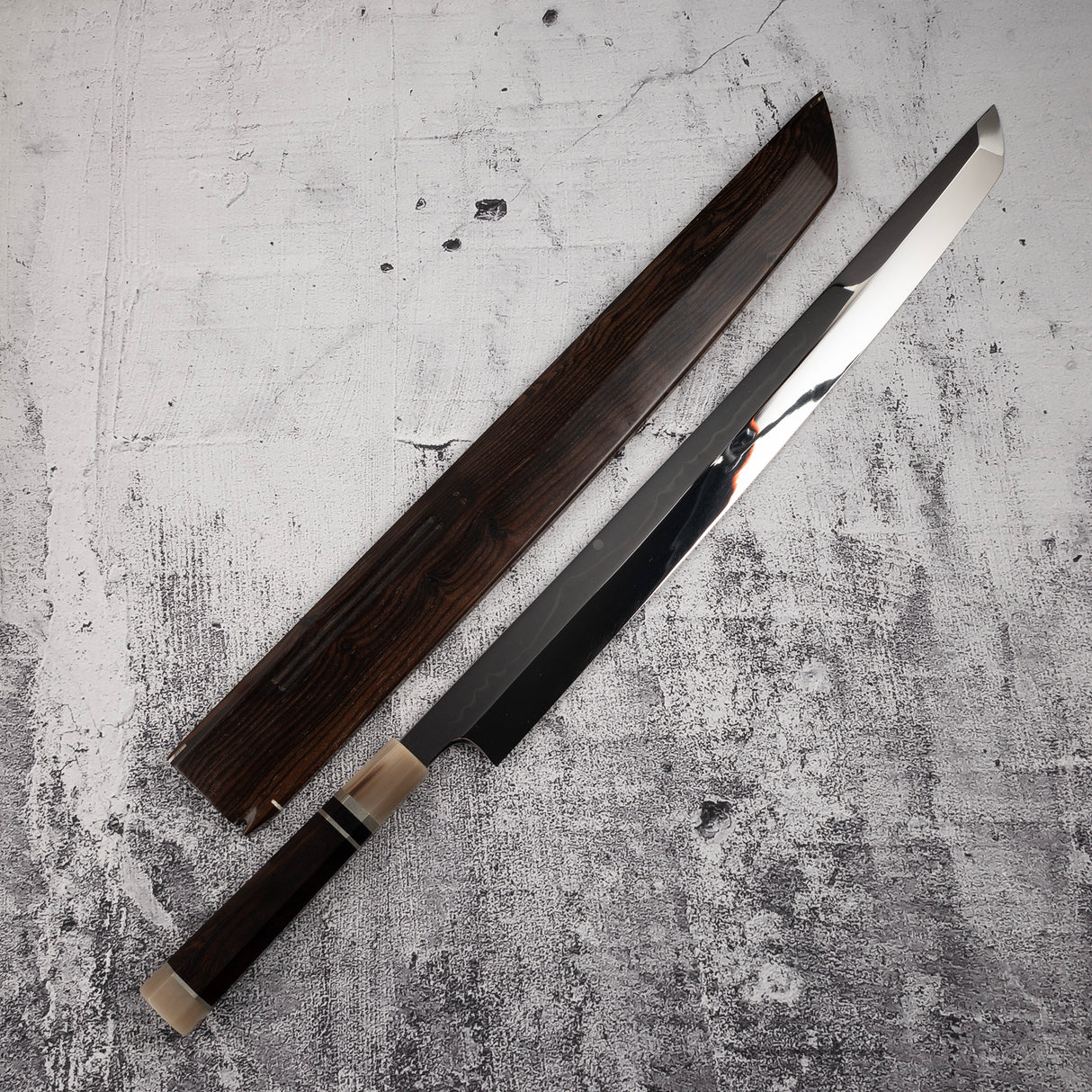 Exotic: Genkai Masakuni (玄海正國) Mizu-Honyaki Maguro Kiri 450mm Mt. Fuji Hamon