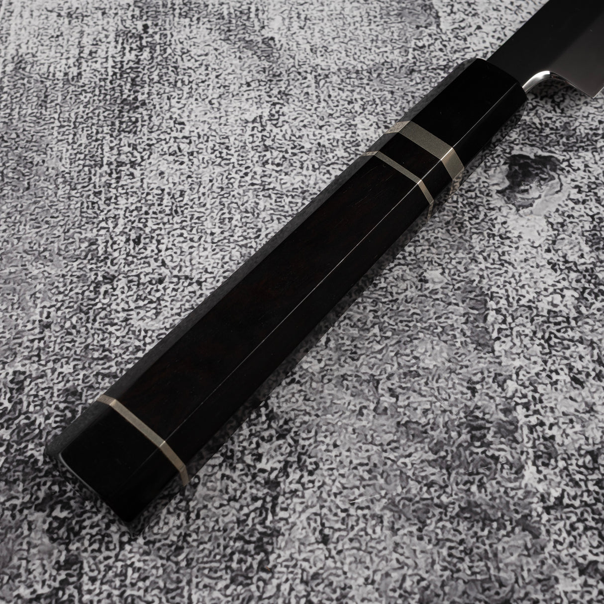 Exotic: Genkai Masakuni (玄海正國) Mizu-Honyaki Fuguhiki 300mm
