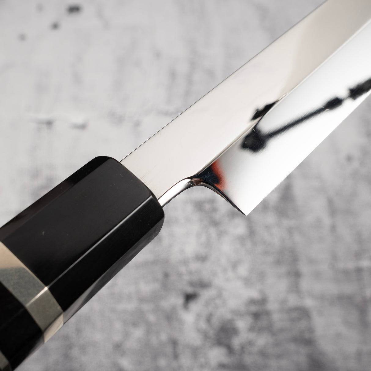 Exotic: Genkai Masakuni (玄海正國) Mizu-Honyaki Fuguhiki 300mm