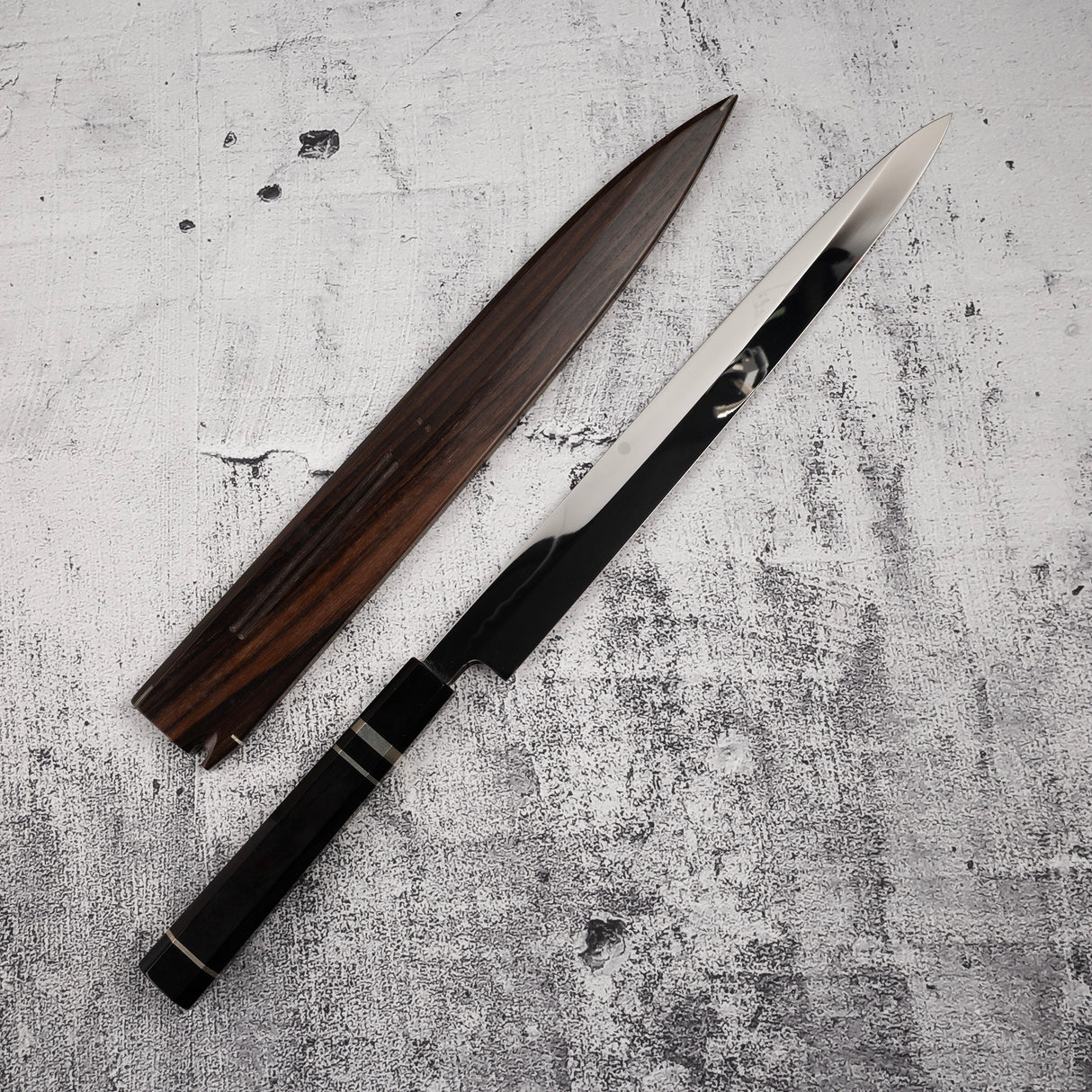 Exotic: Genkai Masakuni (玄海正國) Mizu-Honyaki Fuguhiki 300mm