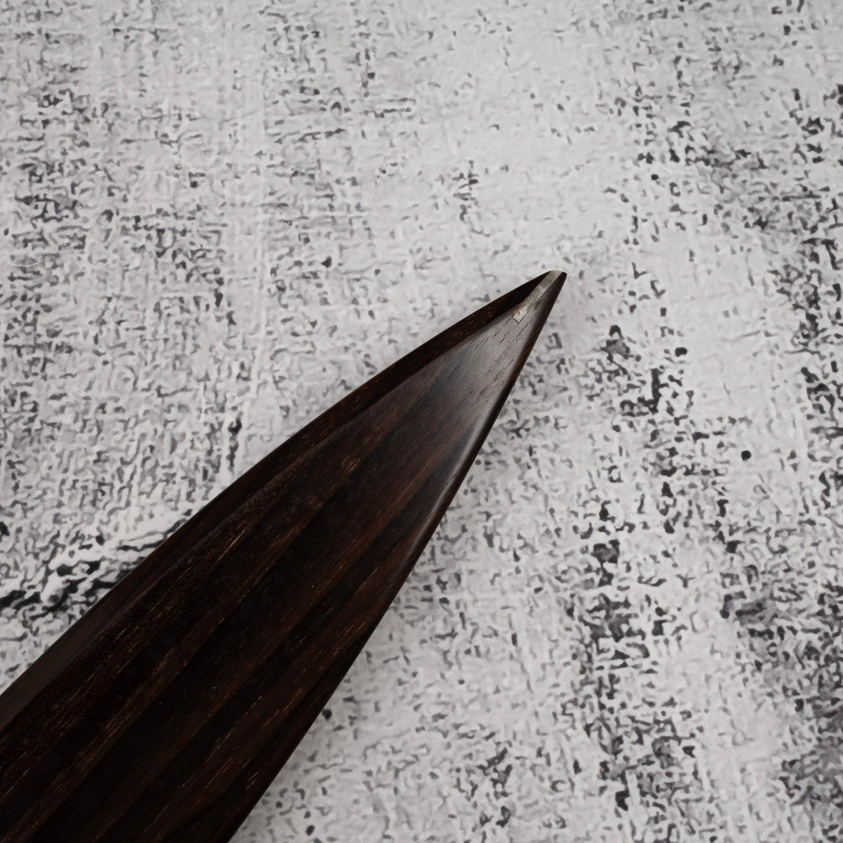 Exotic: Genkai Masakuni (玄海正國) Mizu-Honyaki Fuguhiki 300mm