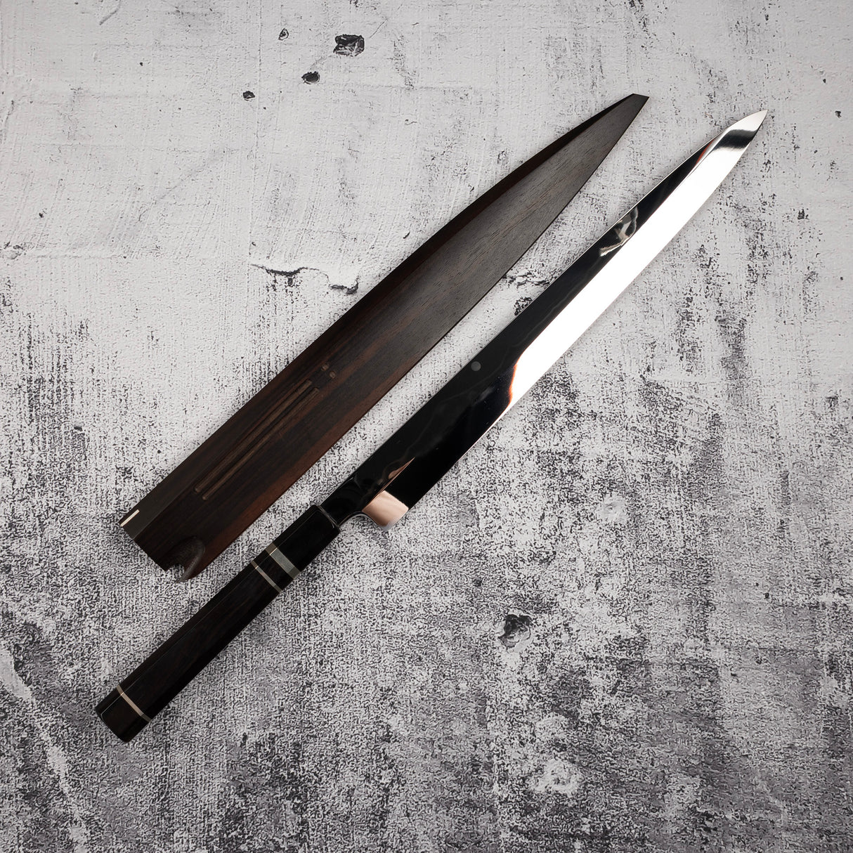 Exotic: Genkai Masakuni (玄海正國) Mizu-Honyaki Mt. Fuji Yanagiba 330mm