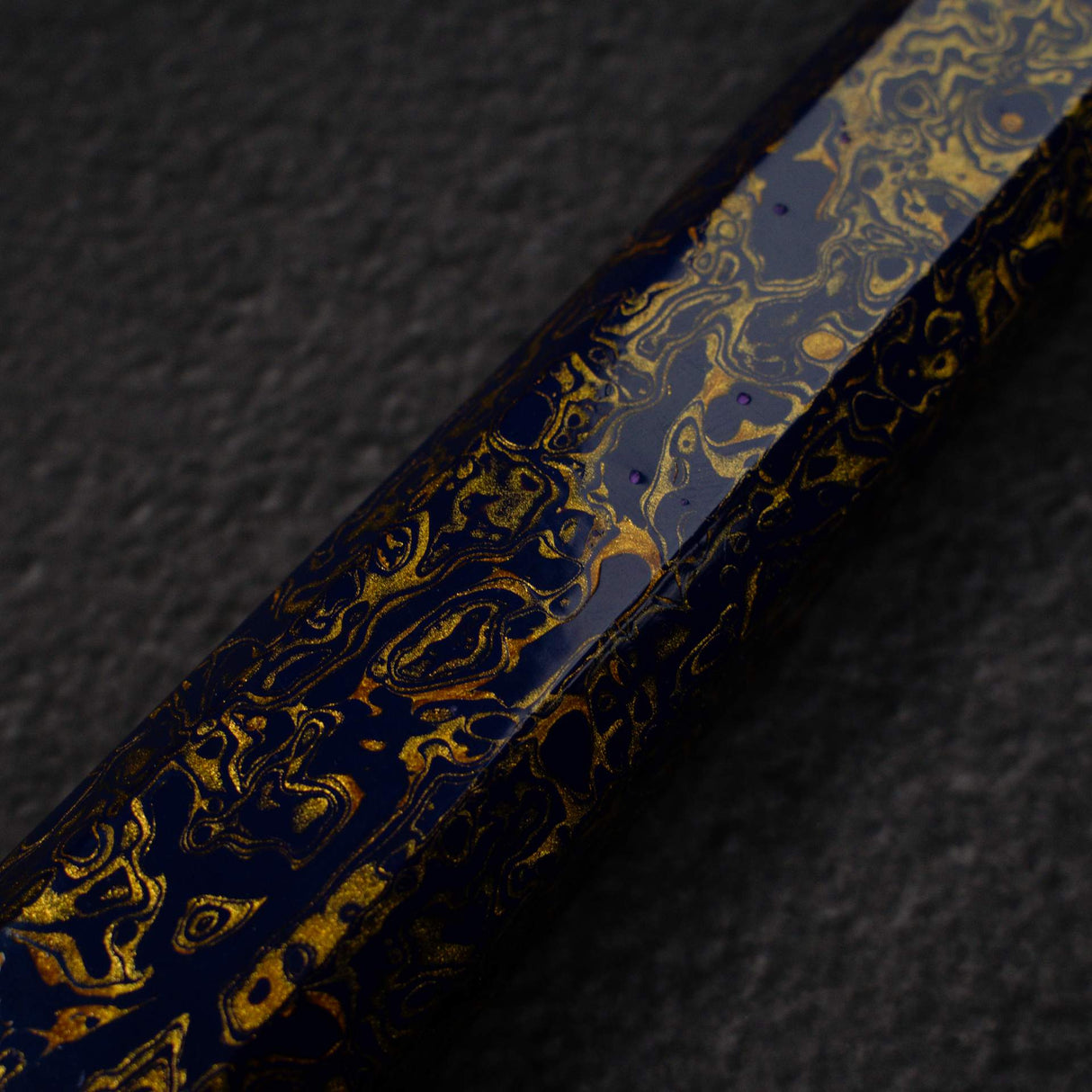 Hatsukokoro Kujaku V-Toku-2 Gyuto 210mm Rainbow Damascus Finish Urushi Handle