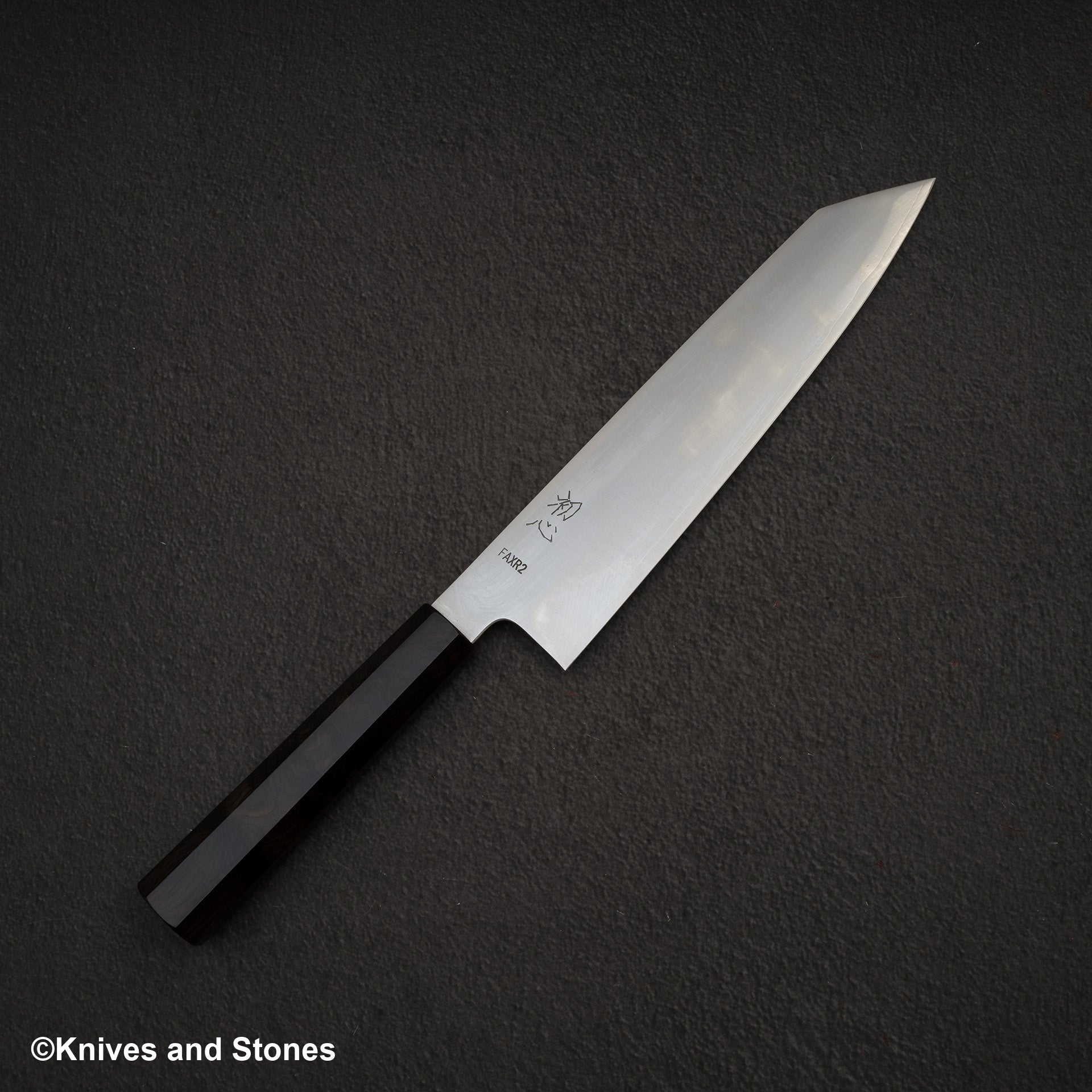 初心 FAXR2 磨き 切付牛刀 240mm – Knives and Stones